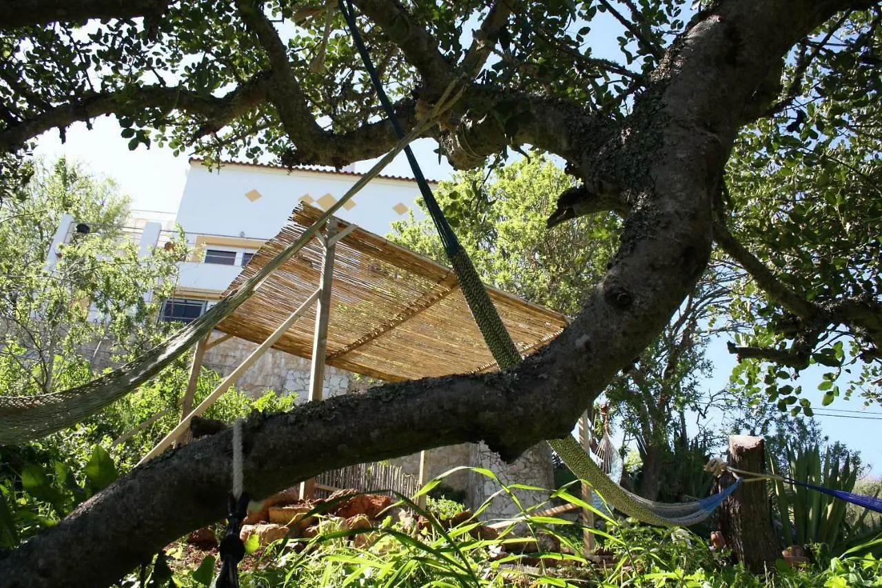 Hostel On The Hill Raposeira  Raposeira (Faro)