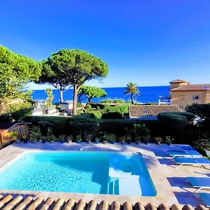 https://villa-esmeralda-roquebrune-sur-argens.fr-provencehotel.com